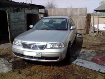 2003 Nissan Sunny Pictures