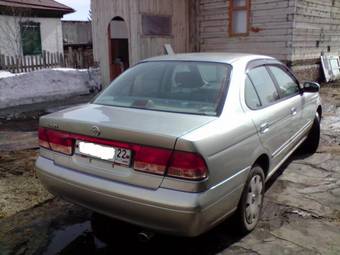2003 Nissan Sunny Photos