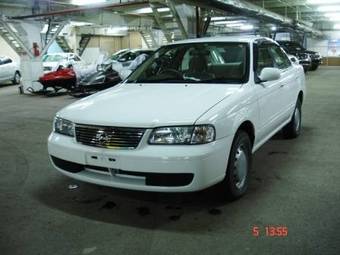 2003 Nissan Sunny Photos