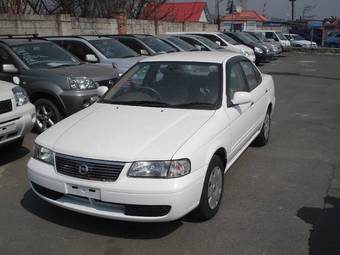 2003 Nissan Sunny Pictures