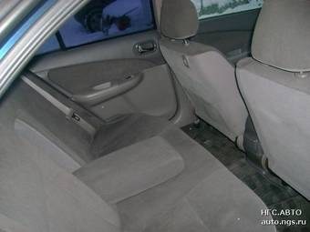 2003 Nissan Sunny Pictures