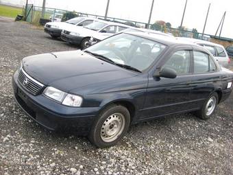 2003 Nissan Sunny Photos