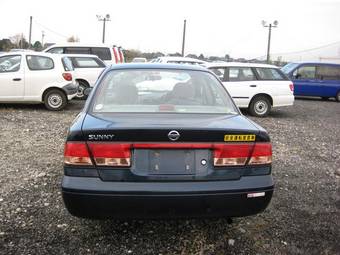 2003 Nissan Sunny Photos