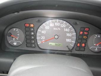 2003 Nissan Sunny Photos
