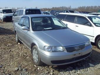 2003 Nissan Sunny Pictures