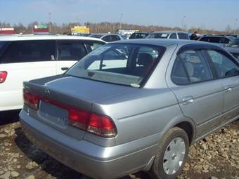 2003 Nissan Sunny Photos