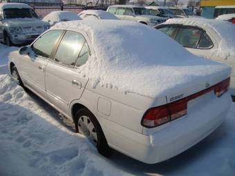 2003 Nissan Sunny Pictures