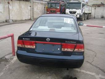 2003 Nissan Sunny Pictures