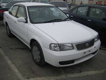 2003 Nissan Sunny Photos