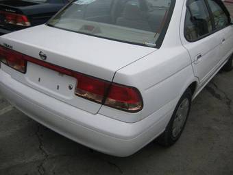 2003 Nissan Sunny Pictures