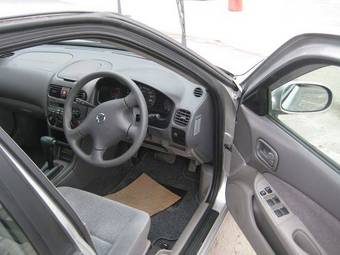 2003 Nissan Sunny Pictures
