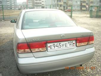 2003 Nissan Sunny Photos