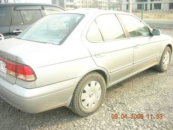 2003 Nissan Sunny Pictures