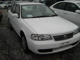 2003 Nissan Sunny Pictures