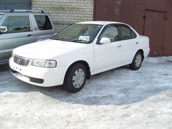 2003 Nissan Sunny Photos