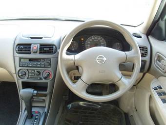 2003 Nissan Sunny Pictures