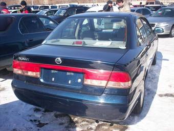 2003 Nissan Sunny Pictures
