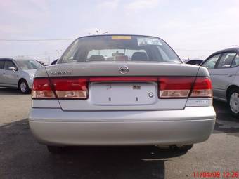 2003 Nissan Sunny Photos