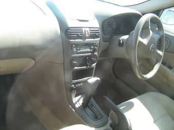 2003 Nissan Sunny Pictures