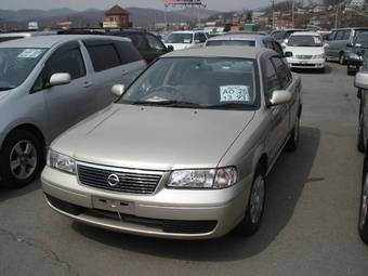 2003 Nissan Sunny Photos