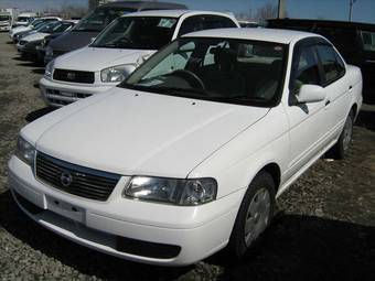 2003 Nissan Sunny Photos
