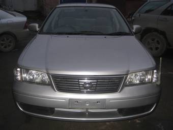 2003 Nissan Sunny Pictures