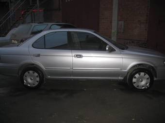 2003 Nissan Sunny Photos