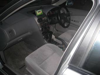 2003 Nissan Sunny Pictures