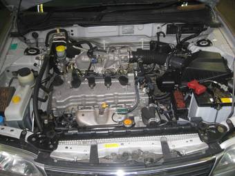 2003 Nissan Sunny Photos