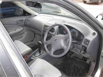 2003 Nissan Sunny Pictures