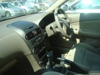 2003 Nissan Sunny Photos