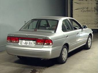 2003 Nissan Sunny Pictures