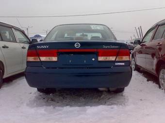 2003 Nissan Sunny Pictures