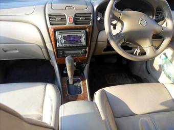 2003 Nissan Sunny Pictures