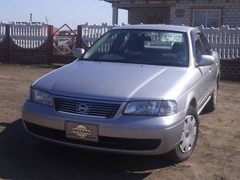 2003 Nissan Sunny Pictures