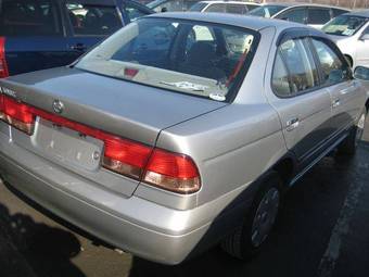 2003 Nissan Sunny Photos