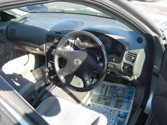 2003 Nissan Sunny Pictures