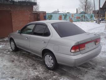 2003 Nissan Sunny Photos