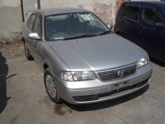 2003 Nissan Sunny Pictures