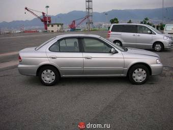 2003 Nissan Sunny Pictures