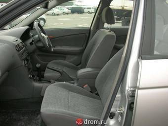 2003 Nissan Sunny Photos