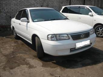 2003 Nissan Sunny Photos