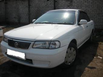 2003 Nissan Sunny Photos