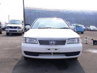 2003 Nissan Sunny Photos