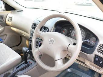 2003 Nissan Sunny Pictures