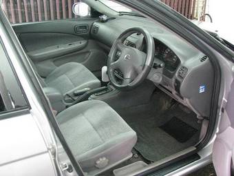 2003 Nissan Sunny Photos