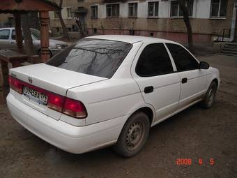 2003 Nissan Sunny Photos