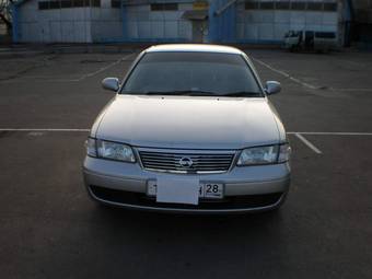 2003 Nissan Sunny Pictures