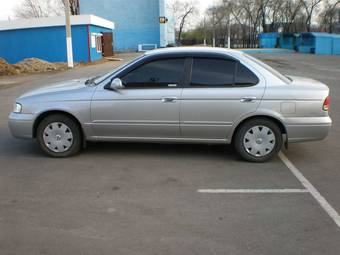 2003 Nissan Sunny Photos