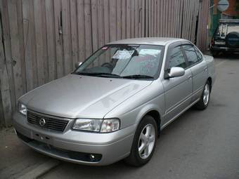 2003 Nissan Sunny Photos